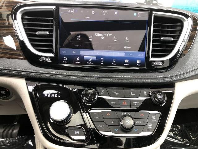 2024 Chrysler Pacifica Limited FWD