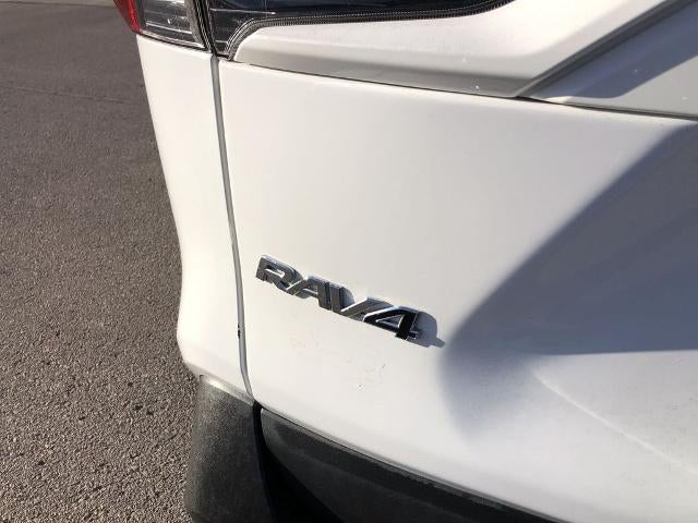 2019 Toyota RAV4 LE FWD (GS)