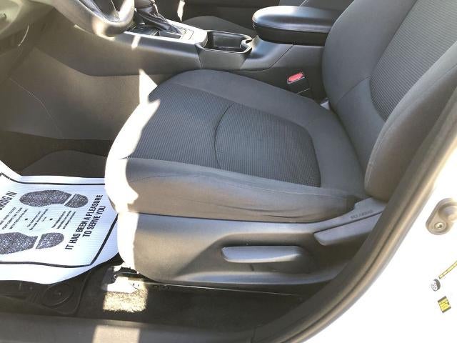 2019 Toyota RAV4 LE FWD (GS)