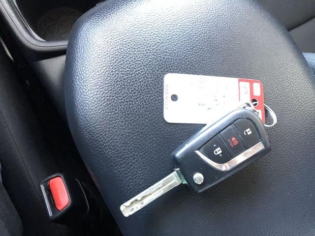 2019 Toyota RAV4 LE FWD (GS)