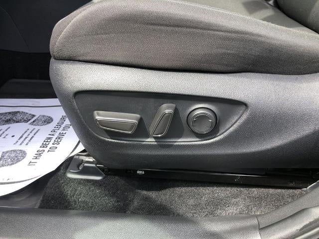 2025 Toyota RAV4 XLE AWD (Natl)