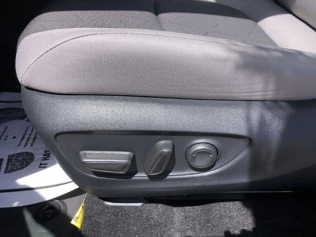 2025 Toyota RAV4 XLE AWD (Natl)