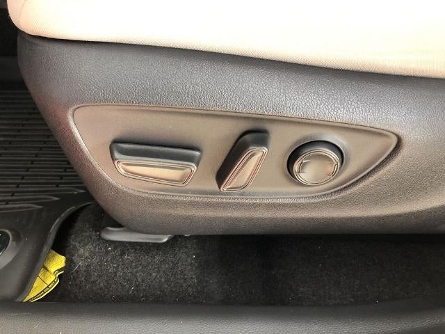 2025 Toyota RAV4 XLE AWD (Natl)