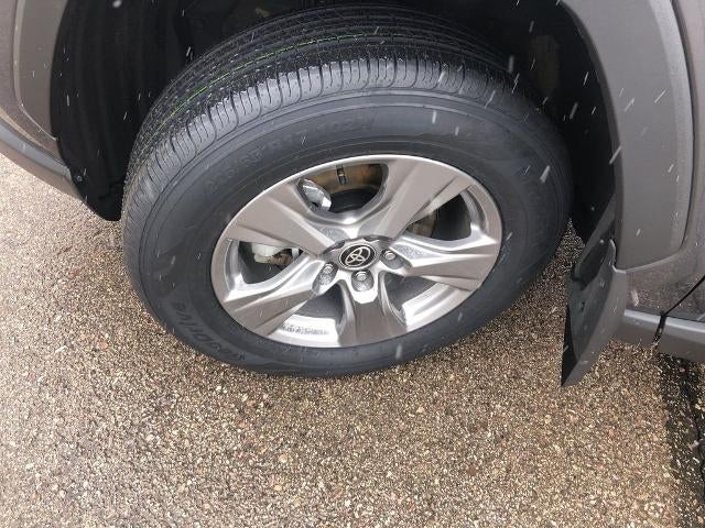 2025 Toyota RAV4 Hybrid XLE AWD (Natl)