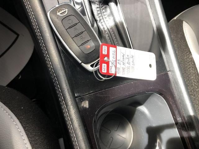 2023 Nissan Kicks SR FWD