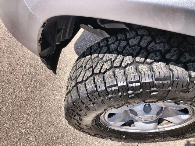 2023 Toyota Tacoma 4WD 4WD SR Double Cab 5' Bed V6 AT (GS)