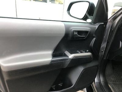 2022 Toyota Tacoma 4WD 4WD SR5 Access Cab 6' Bed V6 AT (SE)