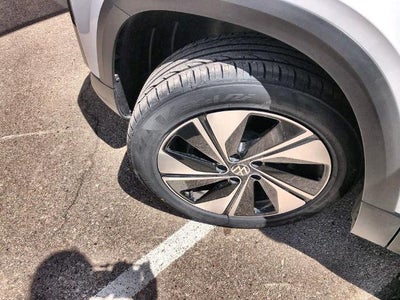 2024 Volkswagen Taos SE 4MOTION