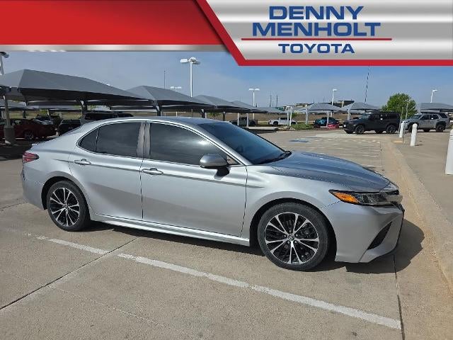 2018 Toyota Camry SE Auto (SE)