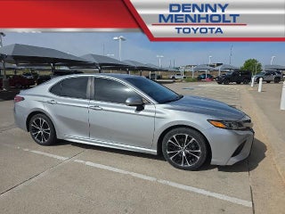 2018 Toyota Camry SE Auto (SE)
