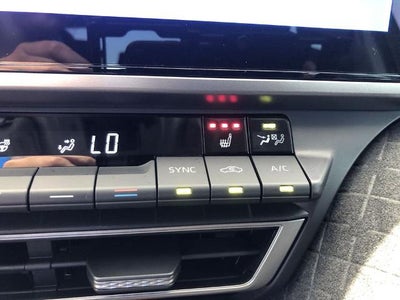2025 Toyota Camry XLE (SE)