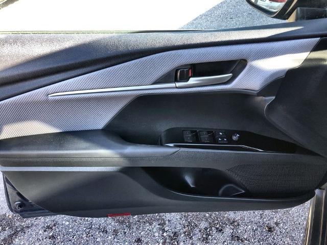 2025 Toyota Camry SE (SE)