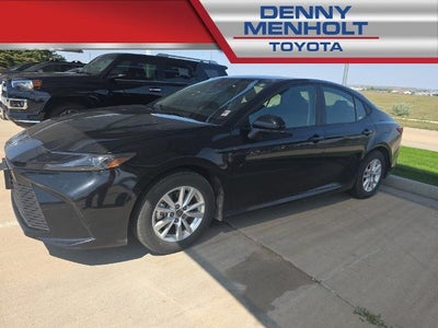 2025 Toyota Camry LE (SE)