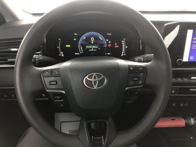 2025 Toyota Camry LE (SE)