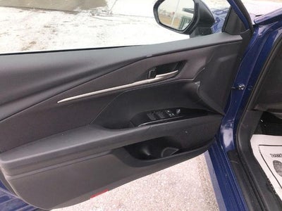 2025 Toyota Camry LE (SE)