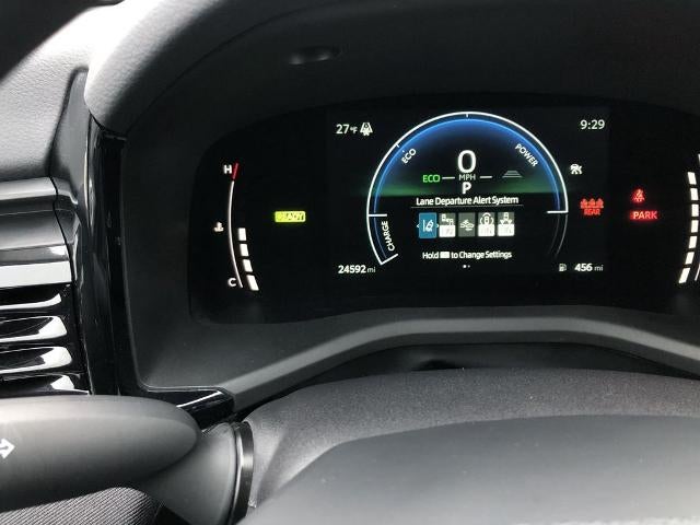 2025 Toyota Camry LE (SE)