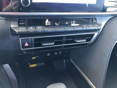 2025 Toyota Camry LE AWD (Natl)
