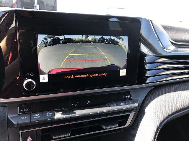 2025 Toyota Camry LE AWD (Natl)