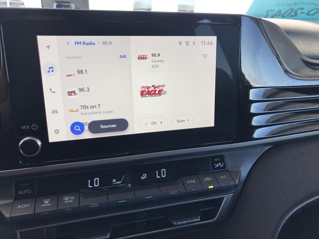 2025 Toyota Camry LE AWD (Natl)