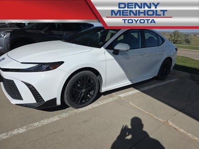 2025 Toyota Camry SE AWD (Natl)