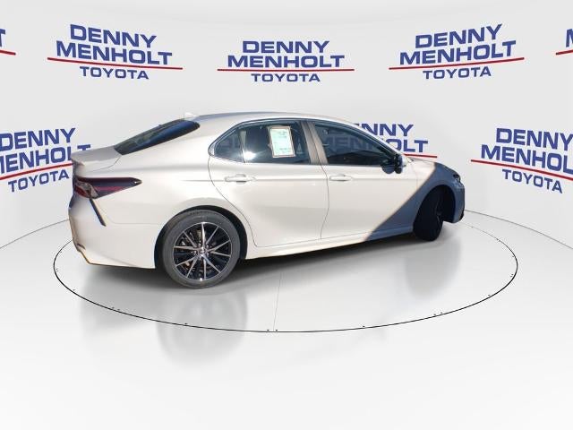 2024 Toyota Camry SE Auto (SE)