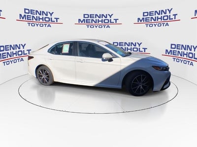 2024 Toyota Camry SE Auto (SE)