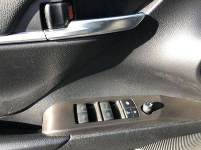 2021 Toyota Camry SE Auto (SE)