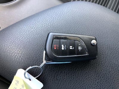 2021 Toyota Camry SE Auto (SE)