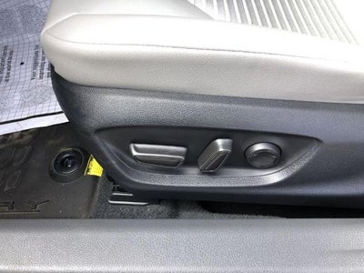 2024 Toyota Camry SE Auto AWD (Natl)