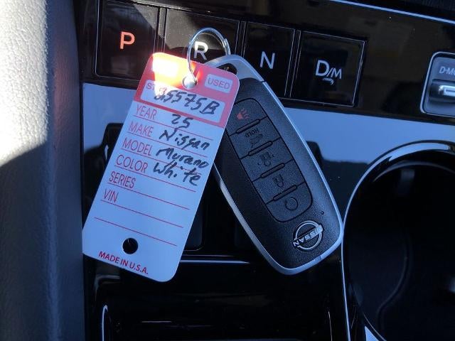 2025 Nissan Murano AWD SL