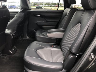 2025 Toyota Highlander XSE AWD (Natl)