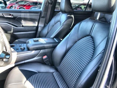 2025 Toyota Highlander XSE AWD (Natl)