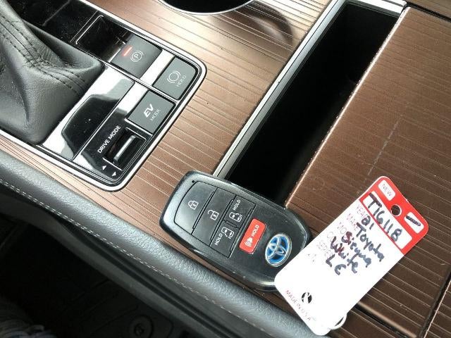 2021 Toyota Sienna LE FWD 8-Passenger (Natl)