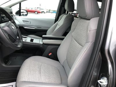 2025 Toyota Sienna LE AWD 8-Passenger (Natl)
