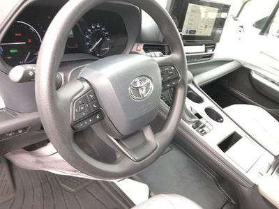 2025 Toyota Sienna LE AWD 8-Passenger (Natl)