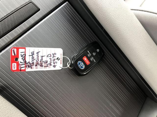 2025 Toyota Sienna LE AWD 8-Passenger (Natl)