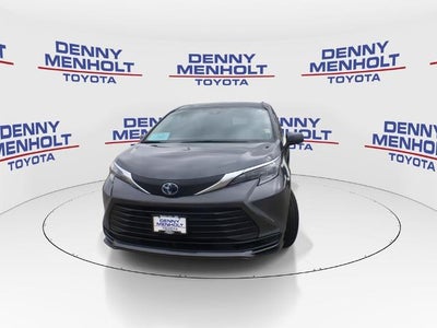 2025 Toyota Sienna LE AWD 8-Passenger (Natl)