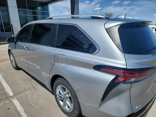 2022 Toyota Sienna Limited AWD 7-Passenger (GS)