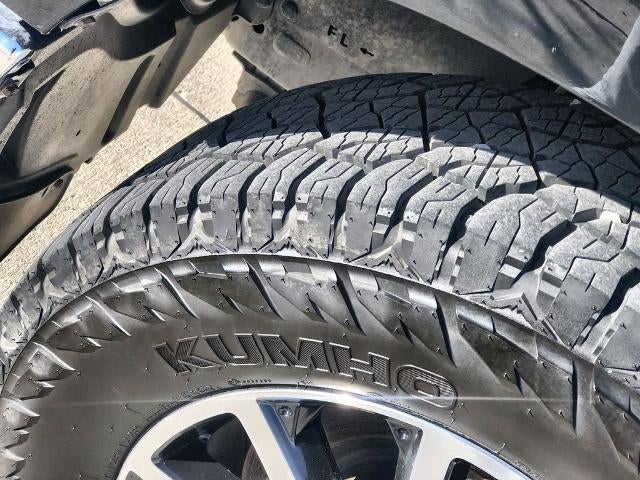 2017 Toyota Tundra 4WD 4WD Limited CrewMax 5.5' Bed 5.7L FFV (SE)