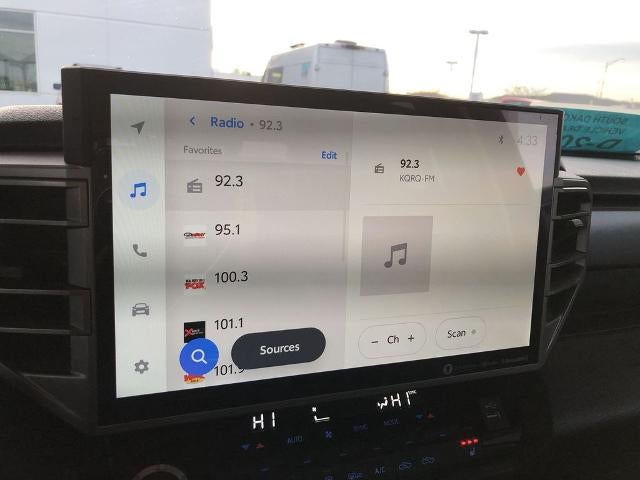 2023 Toyota Tundra 4WD 4WD SR5 CrewMax 5.5' Bed (SE)