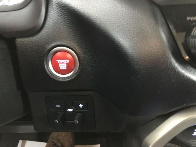 2023 Toyota Tundra 4WD 4WD SR5 CrewMax 5.5' Bed (SE)