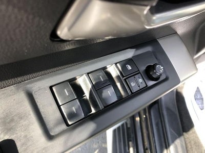 2025 Toyota Tundra 4WD 4WD SR5 CrewMax 5.5' Bed (SE)