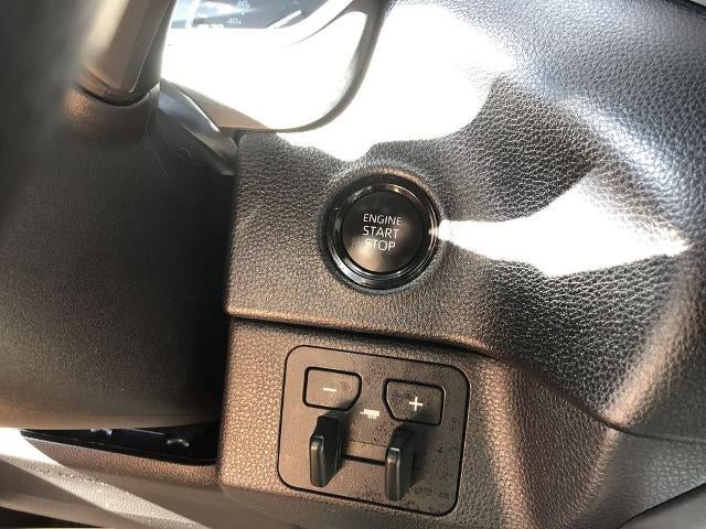 2025 Toyota Tundra 4WD 4WD SR5 CrewMax 5.5' Bed (SE)
