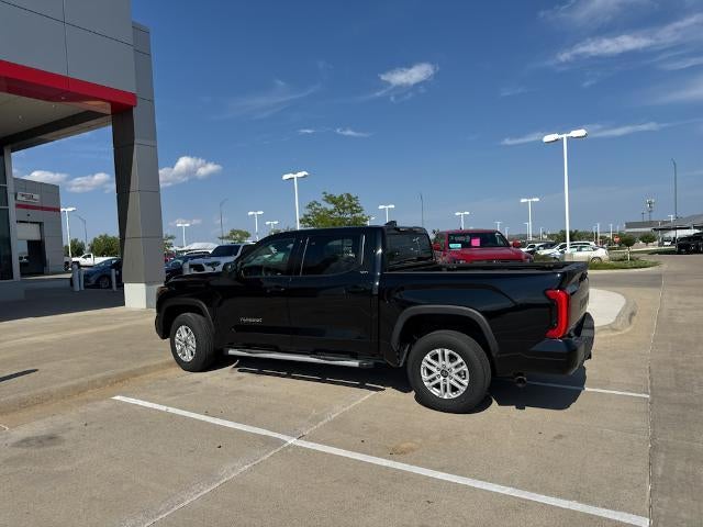 2025 Toyota Tundra 4WD 4WD SR5 CrewMax 5.5' Bed (SE)