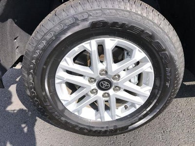 2025 Toyota Tundra 4WD 4WD SR5 CrewMax 5.5' Bed (SE)