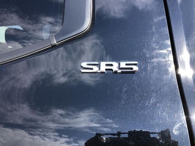 2025 Toyota Tundra 4WD 4WD SR5 CrewMax 5.5' Bed (SE)