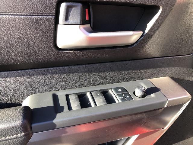 2022 Toyota Tundra 4WD 4WD SR5 CrewMax 5.5' Bed (SE)