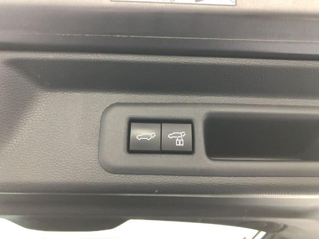 2023 Toyota Sequoia Limited 4WD (SE)