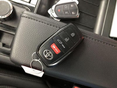 2023 Toyota Sequoia Limited 4WD (SE)