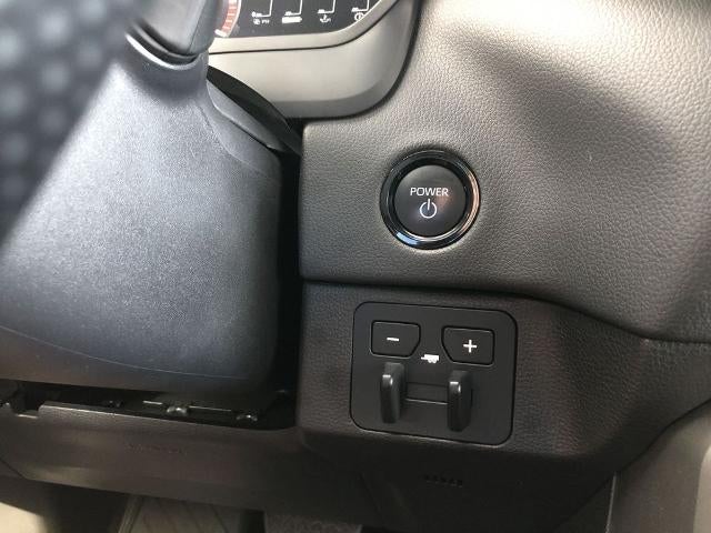 2025 Toyota Sequoia SR5 4WD (SE)